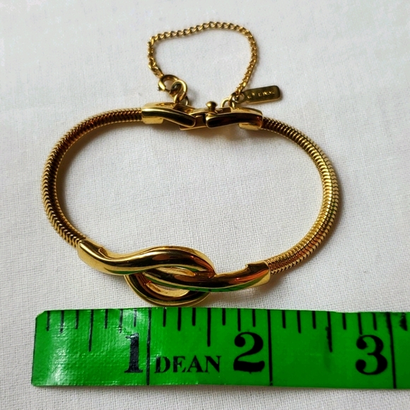 Monet costume jewelry gold bracelet - Picture 5 of 5